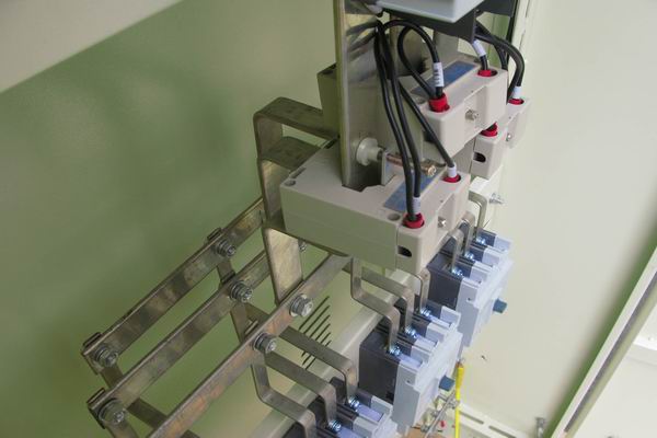 昆玉配电柜-应急照明配电柜使用对工作人员的具